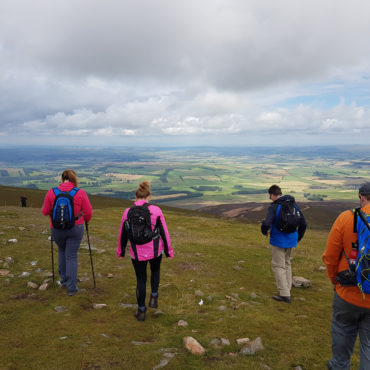 Group of people descenting Tinto hill